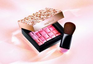 Má hồng Shiseido Maquillage Dramatic Mood Veil & Face color 1