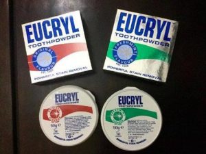 Bột làm trắng răng Eucryl của Anh có mấy loại?  