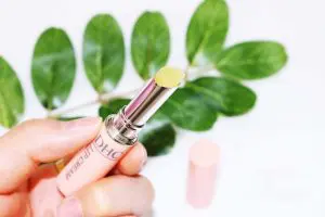 Son dưỡng DHC không màu review