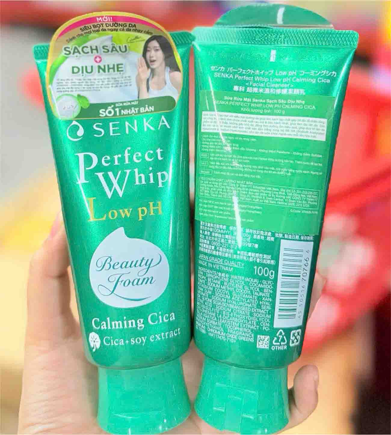 Sữa rửa mặt Senka Perfect Whip xanh lá đậm