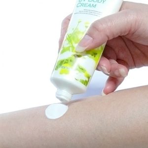 Kem dưỡng trắng da toàn thân Manis Whitening Body Cream Nhật Bản Tuýt 150gr 9