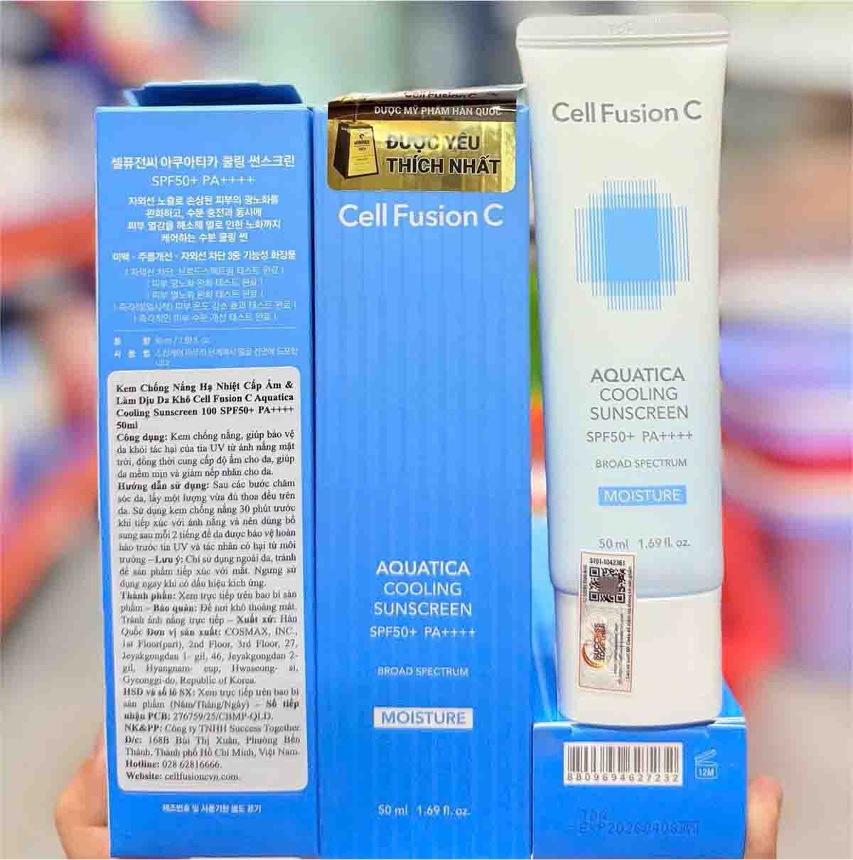 Kem chống nắng Cell Fusion C Moisture màu xanh dương
