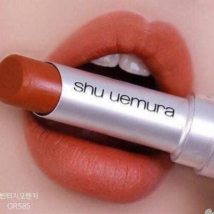 Shu Uemura 585 “gây nghiện” bởi chất son lì mịn, mềm mại như nhung