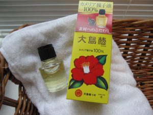 Tinh dầu dưỡng tóc hoa trà Oshima Tsubaki Nhật Bản 