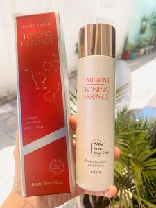 Tinh chất huyết thanh tơ tằm Hydrating Toning Essence có tốt không?