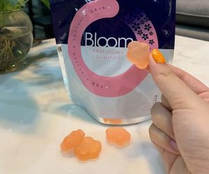 REVIEW kẹo dẻo bổ sung Collagen Sakura Bloom Anti - Aging