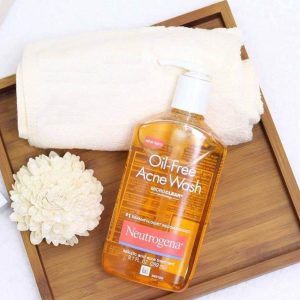 Sữa Rữa Mặt Kiềm Dầu Neutrogena Oil Free Acne Wash 150ml 1