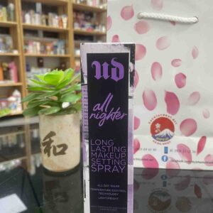 Xịt khoá nền Urban Decay giữ lớp make up