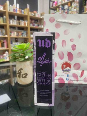 Xịt khoá nền Urban Decay giữ lớp make up