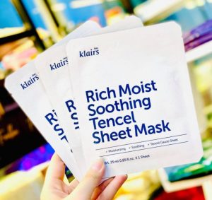 Mặt nạ dưỡng ẩm Klairs Rich Moist Soothing Sheet Mask có tốt không?