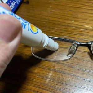 Công dụng của dung dịch lau mắt kính chống mờ hơi nước