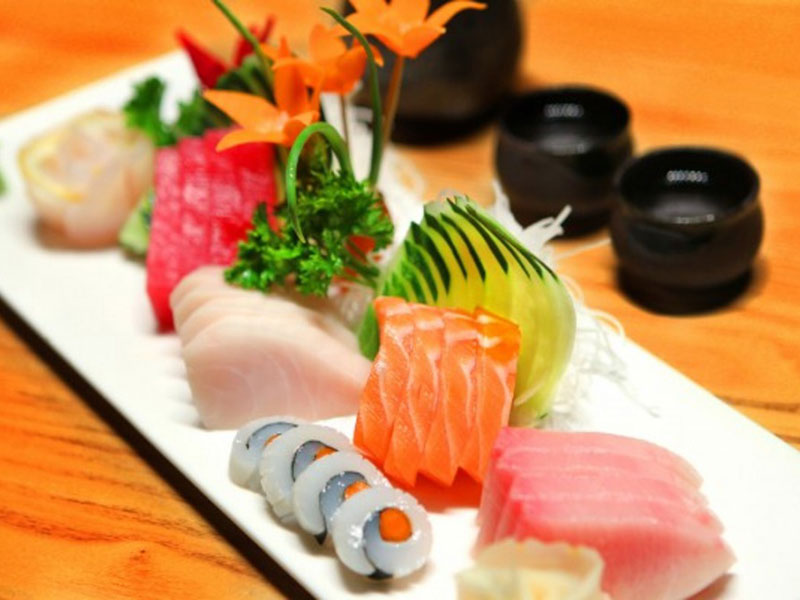 TOP 23+ đồ ăn sống nổi tiếng và những món ăn Nhật Bản ngon