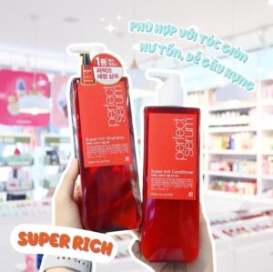 Dầu gội Mise En Scene Perfect Serum Super Rich (Đỏ): dùng chuyên sâu cho tóc dễ gãy rụng, chẻ ngọn.