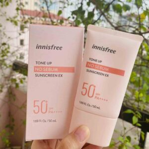 kem chống nắng innisfree tone up