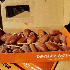 chà là khô nguyên cành deglet nour