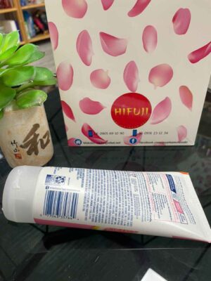 Sữa rửa mặt ST Ives Radiant Skin tẩy da chết Mỹ