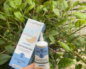 Kem nền trang điểm BB Cream Compliment