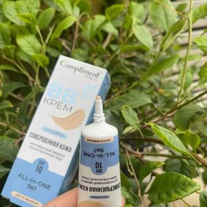 Kem nền trang điểm BB Cream Compliment
