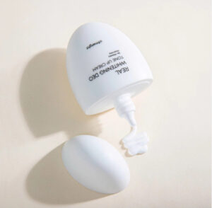 Kem dưỡng Ofmeight Real Whitening Deo Tone Up Cream