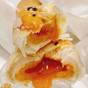bánh lava trứng chảy Lava Bei Yue Wan