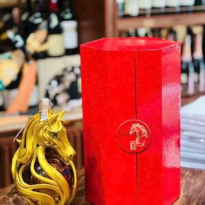 Bình rượu con ngựa Chiến Mã Hoàng Kim Imperius 2026