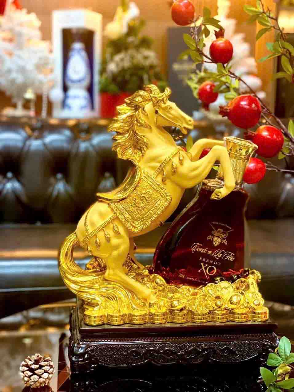 Rượu con ngựa Phú Quý Brandy Comte De La Feres XO 700ml - Hình ảnh 5