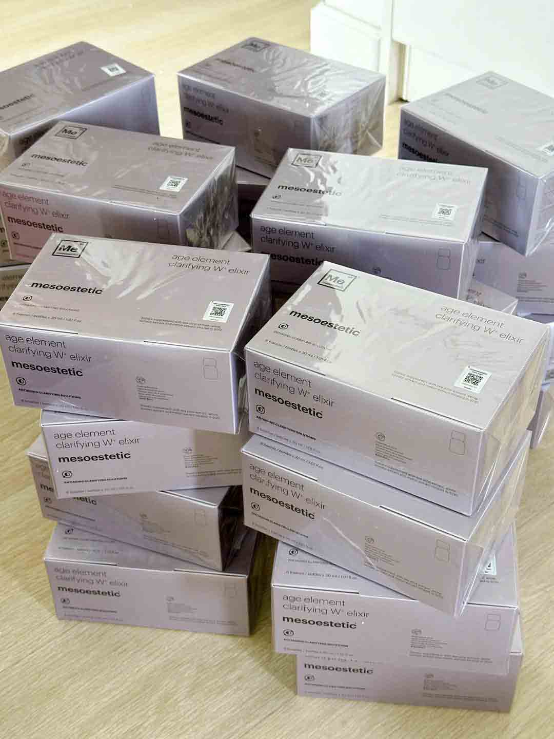 Nước hỗ trợ sáng da Mesoestetic