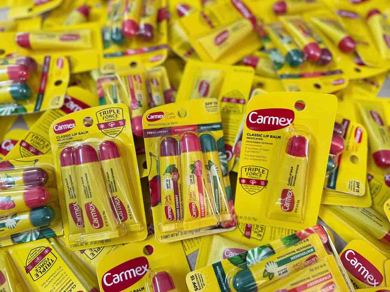 dưỡng môi carmex