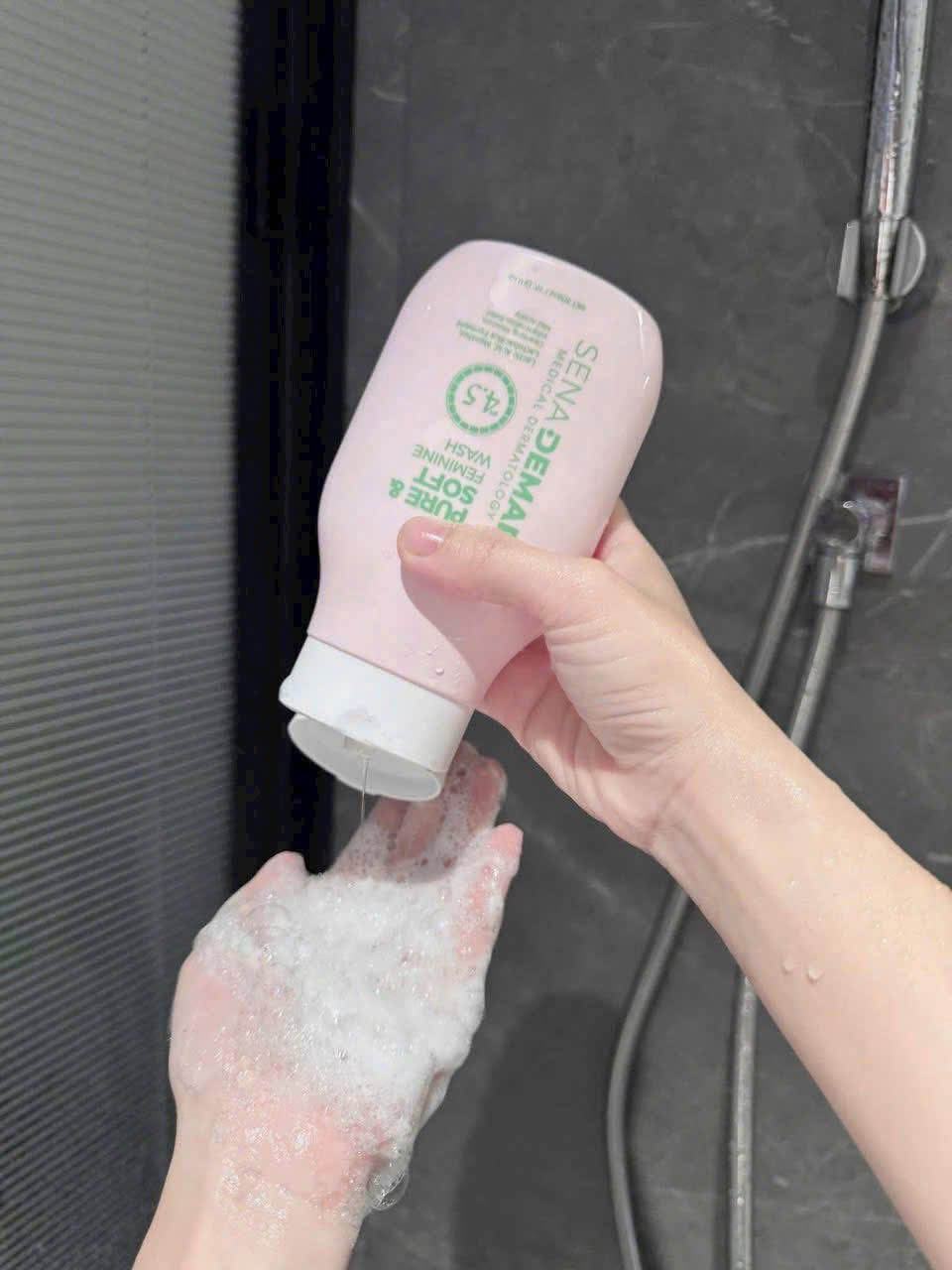 dung dịch vệ sinh phụ nữ sena demar