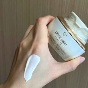 clé de peau beauté intensive fortifying cream
