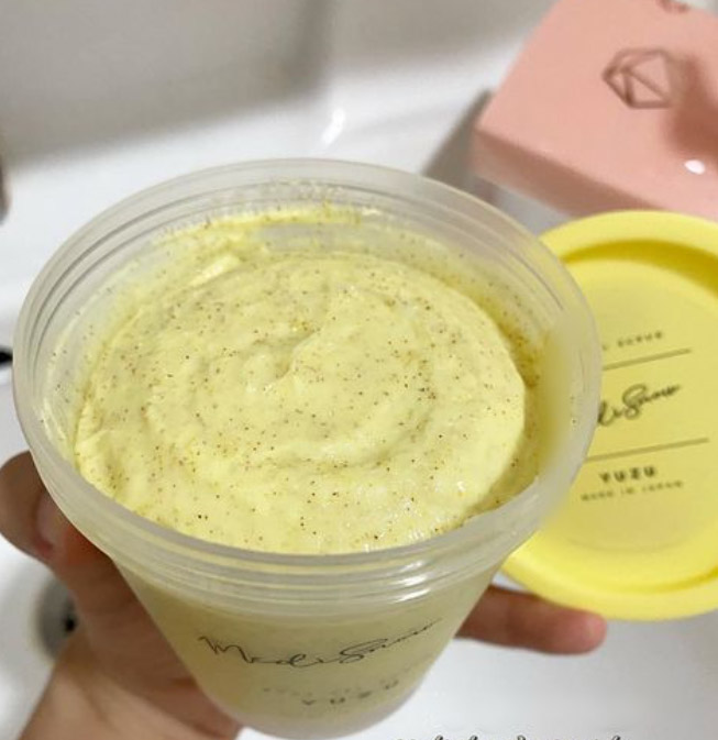 tẩy tế bào chết Medi Snow Body Gel Scrub