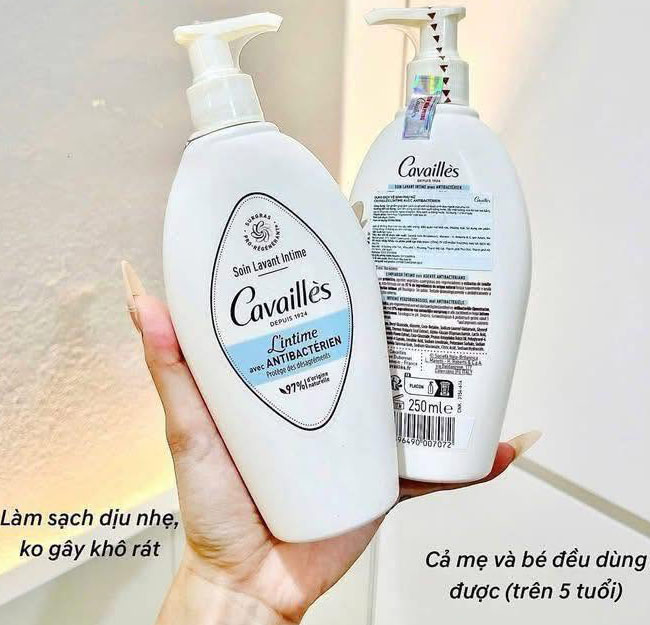dung dịch vệ sinh phụ nữ cavailles xanh dương