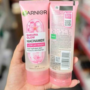Sữa rửa mặt Garnier Niacinamide màu hồng