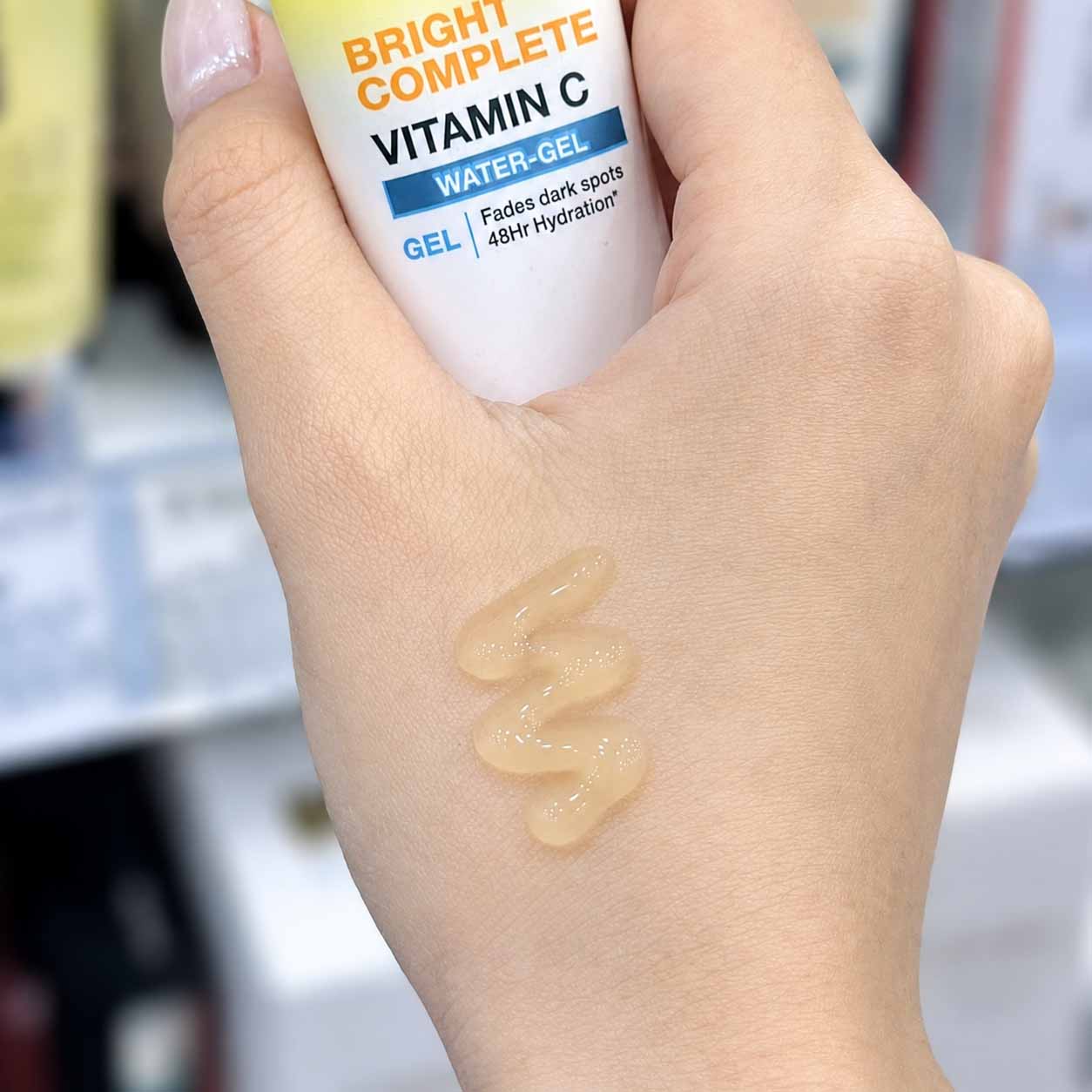 Kem dưỡng da Garnier Bright Complete Vitamin C Water Gel 20ml 1