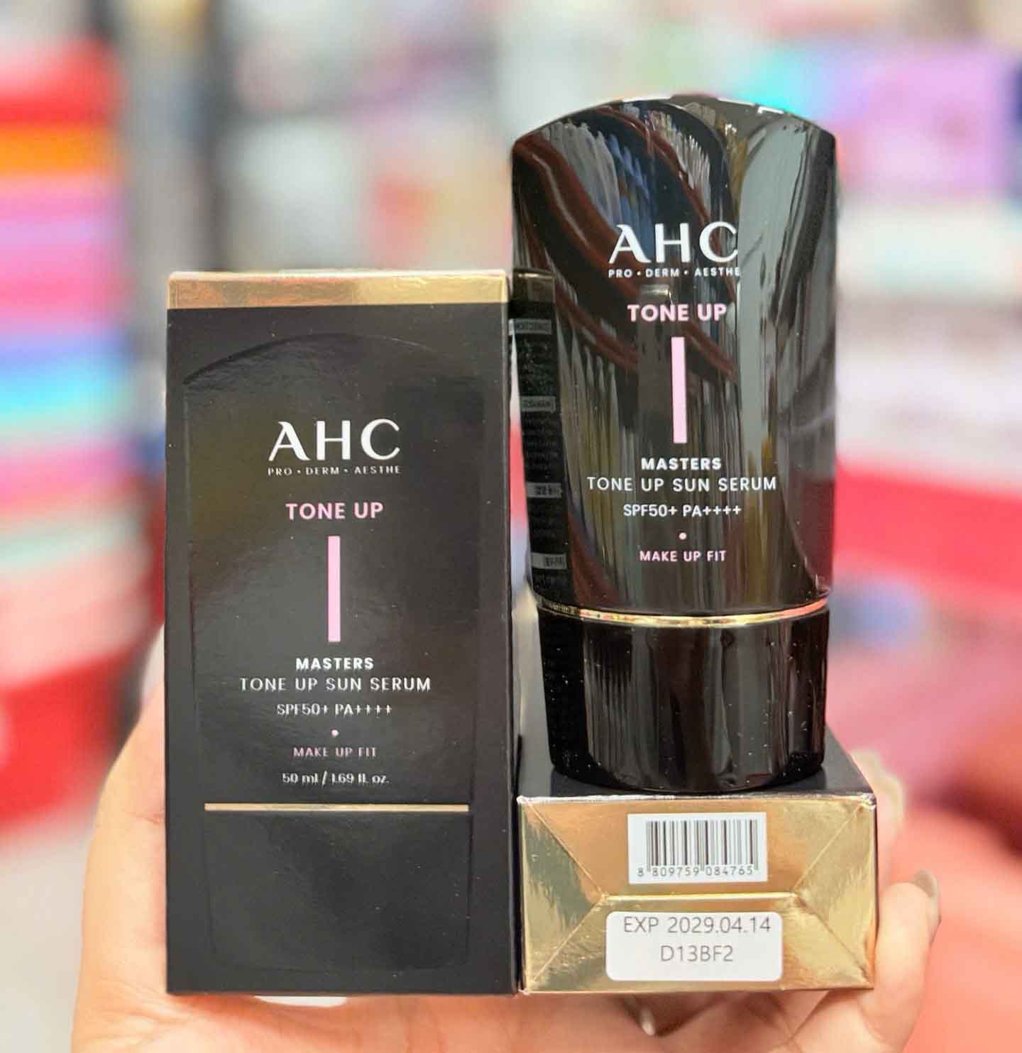 kem chống nắng AHC màu đen AHC Masters Tone Up Sun Serum